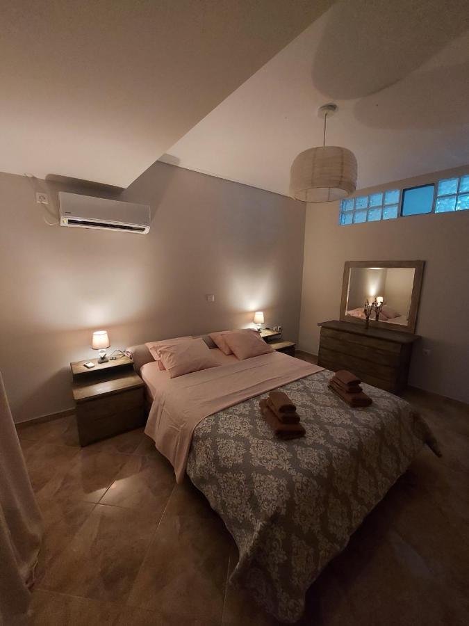 Vanas Apartment Артемида Екстериор снимка