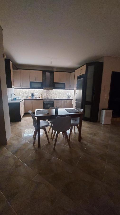 Vanas Apartment Артемида Екстериор снимка