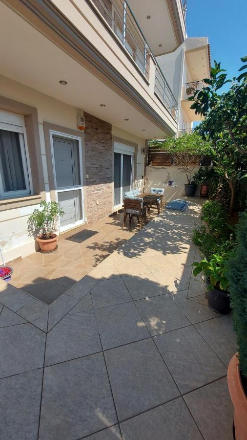 Vanas Apartment Артемида Екстериор снимка
