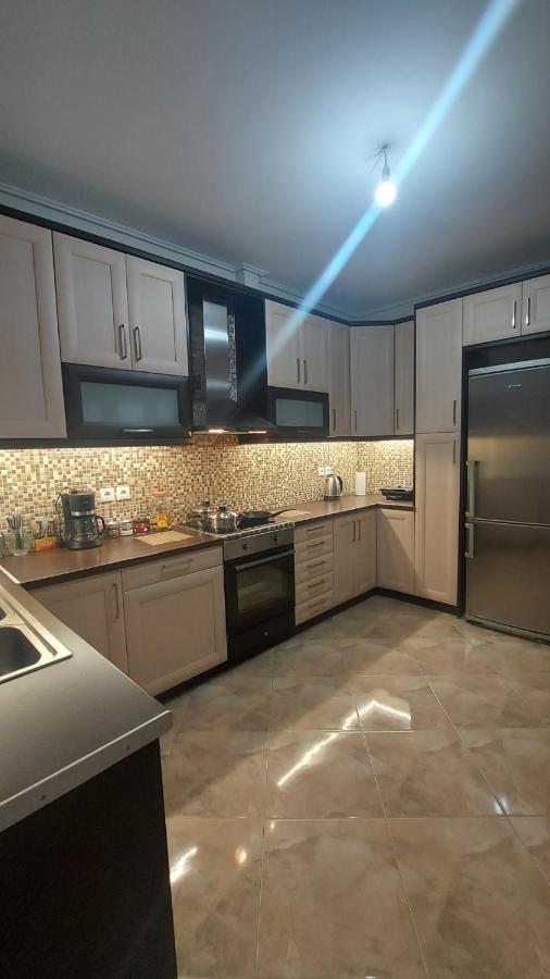 Vanas Apartment Артемида Екстериор снимка