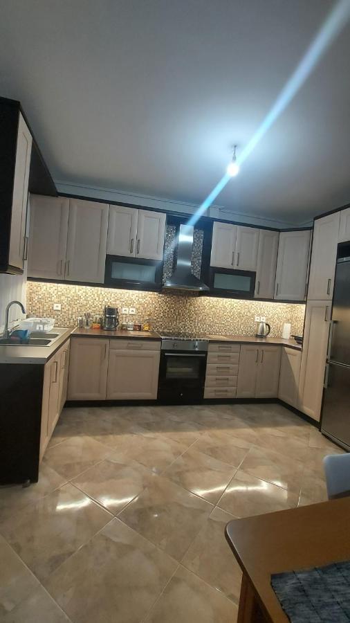 Vanas Apartment Артемида Екстериор снимка